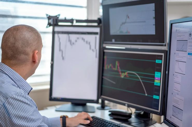 eToro vs Plus500: kosten, aanbod en risico's