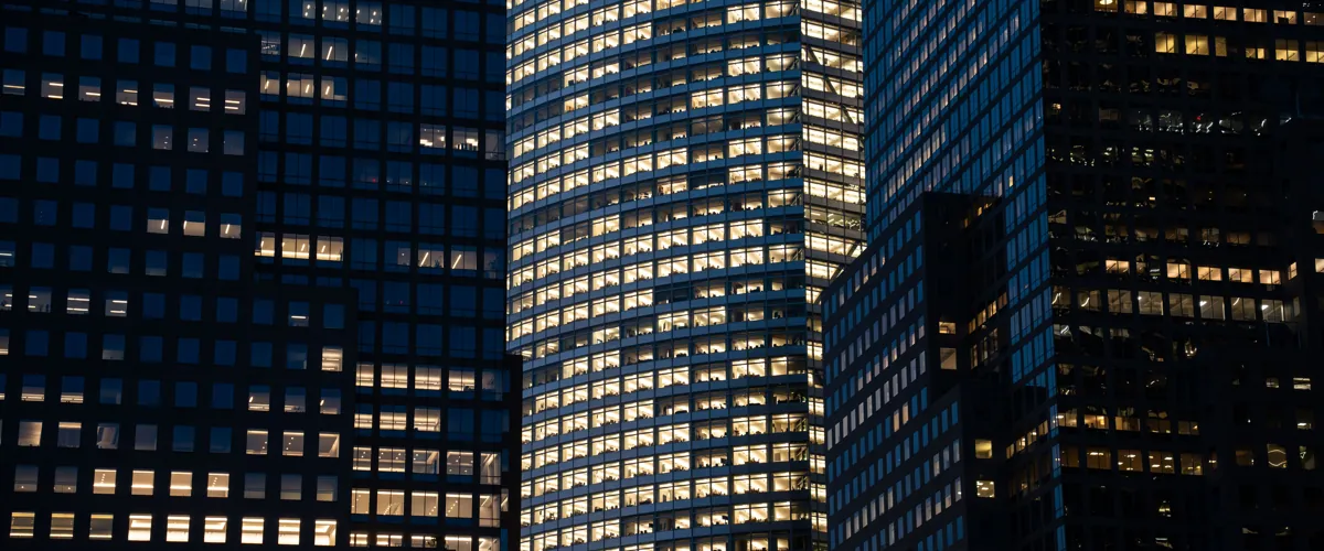 Kantoorgebouwen in een financieel district